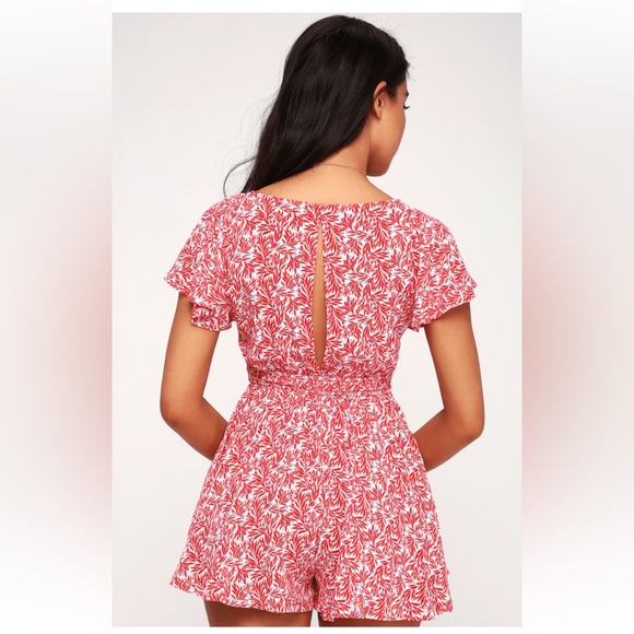 SOLD OUT Lulu’s - red and white tie front romper - Picture 2 of 7